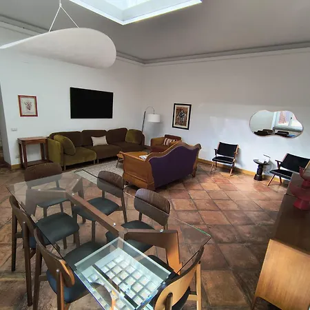 Habitat's Colosseum-monti 4br Penthouse With Terrace شقة