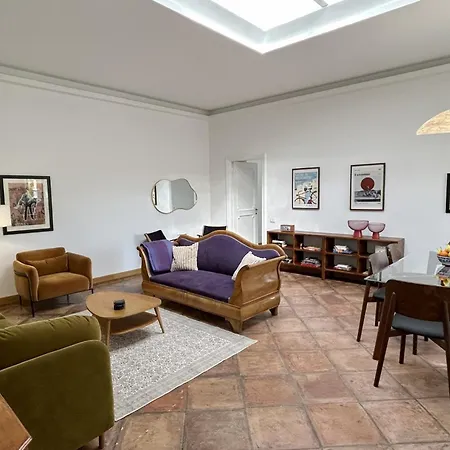 Habitat's Colosseum-monti 3br Penthouse With Terrace Appartement