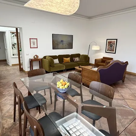 Habitat's Colosseum-monti 3br Penthouse With Terrace Appartement *
