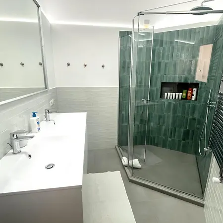 Habitat's Colosseum-monti 3br Penthouse With Terrace Appartement *