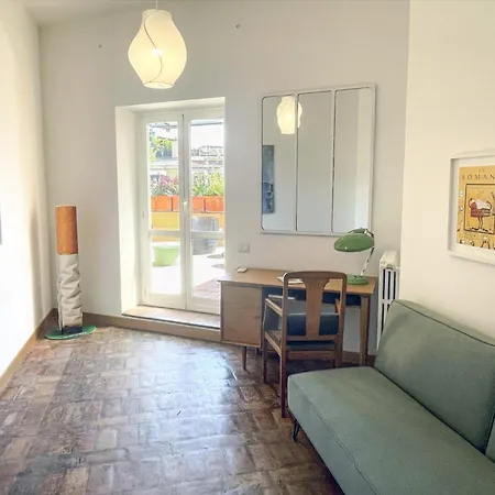 Habitat's Colosseum-monti 3br Penthouse With Terrace Appartement